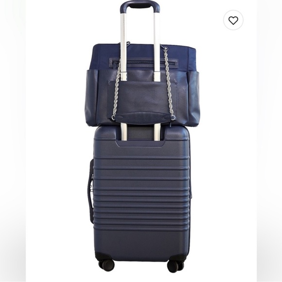 Beis “The Diaper Bag” in Navy - Picture 7 of 8